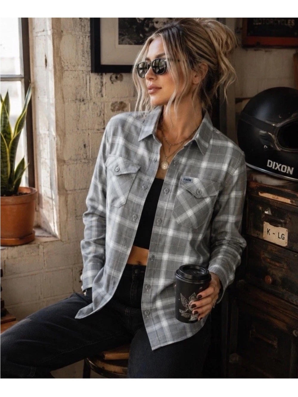 DIXXON Avalanche Flannel Gray Women's Size Small S Long Sleeve Button Down Top